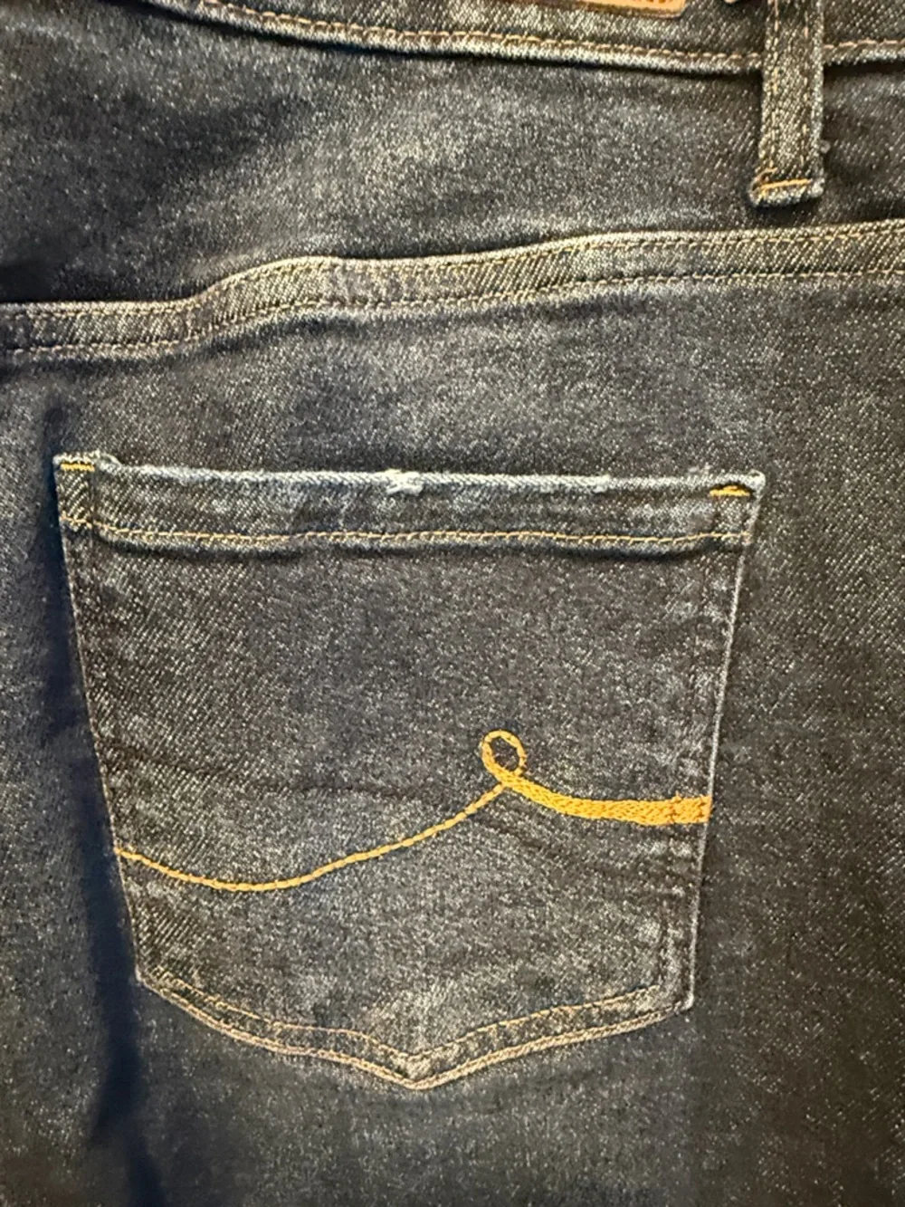 Women’s Boyfriend Jeans - Picture 4 of 8